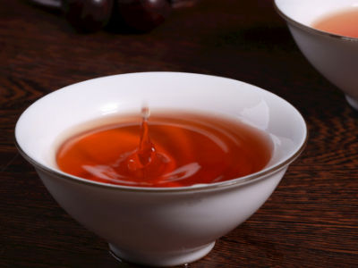 紅茶和綠茶的區(qū)別，常喝紅茶好還是綠茶好？